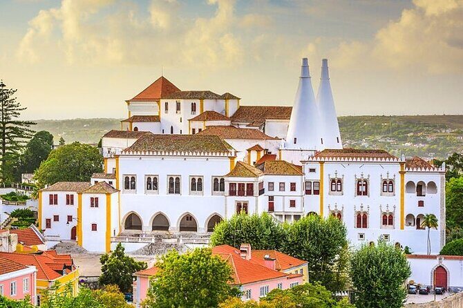 Medieval Vila de Sintra Tour from Lisbon in Mercedes de Luxo - Stop 3: Quinta da Regaleira and its symbol-filled design (35 minutes)
