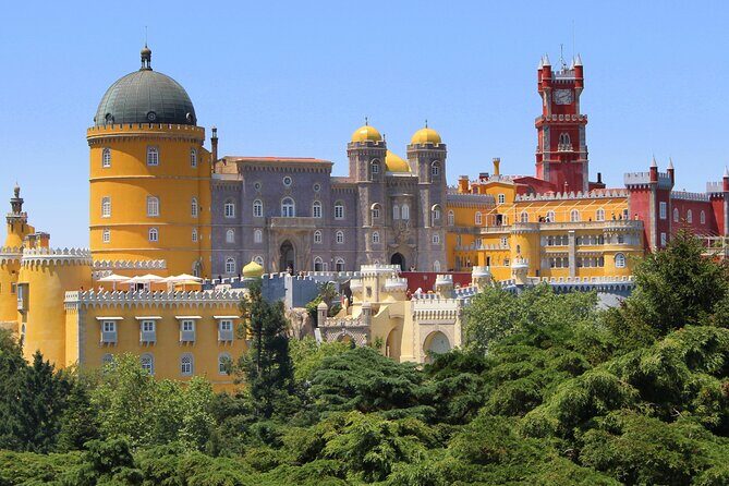 Medieval Vila de Sintra Tour from Lisbon in Mercedes de Luxo - Mercedes de Luxo comfort, small group logistics, and why it matters
