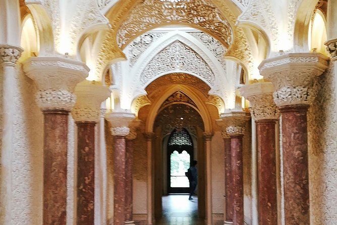 Sintra Encantada Private Tour - Village Palace and Pena Palace - Stop 3: Marina de Cascais for sea-town nostalgia and royal refuge vibes